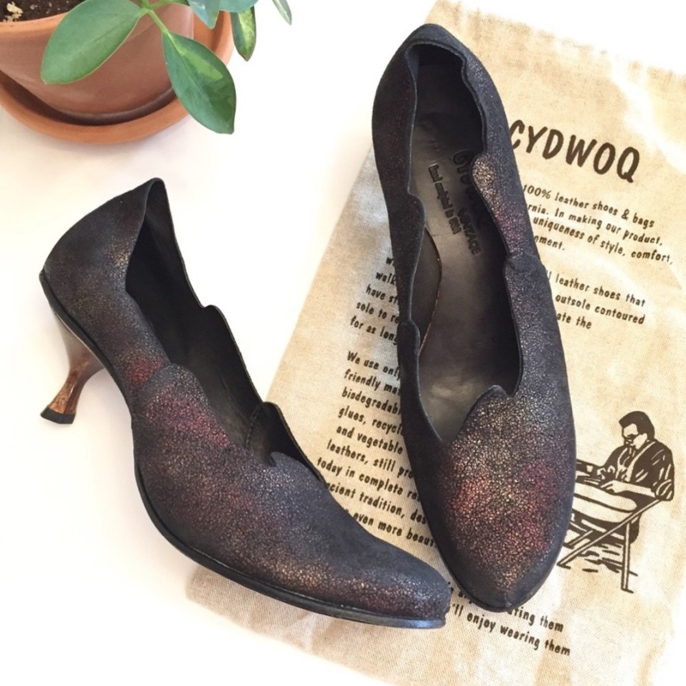 Scalloped Glitter Kitten Heel Pumps - Black Multicolor